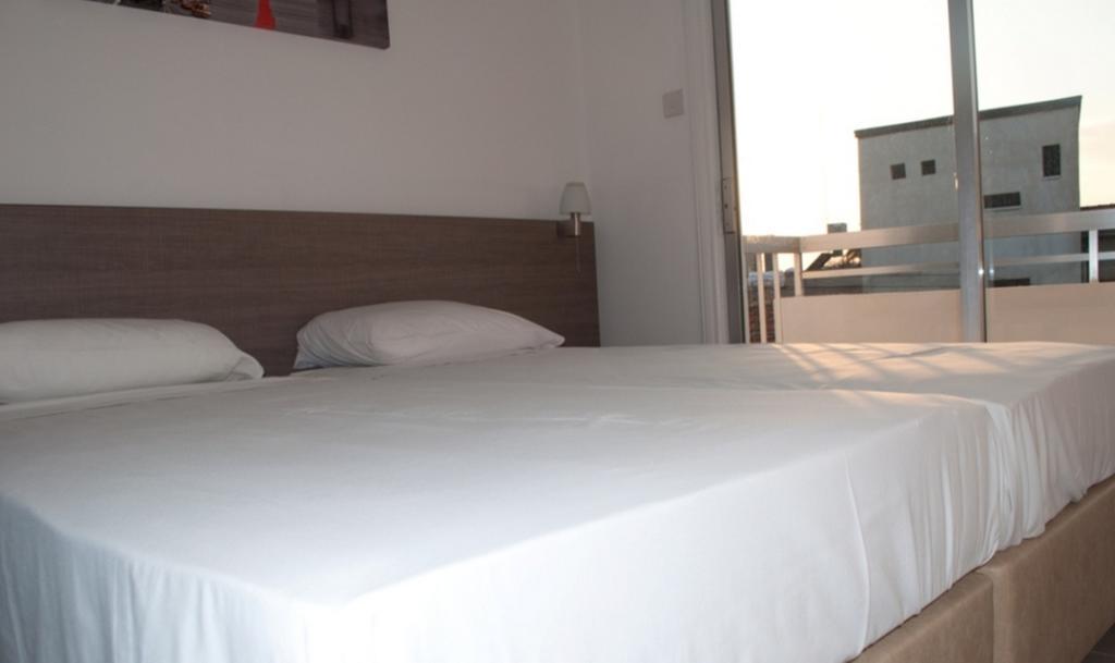 St. George Rent Rooms Larnaca Buitenkant foto