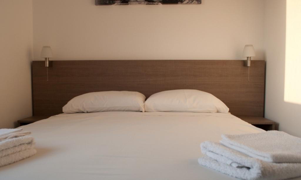 St. George Rent Rooms Larnaca Buitenkant foto