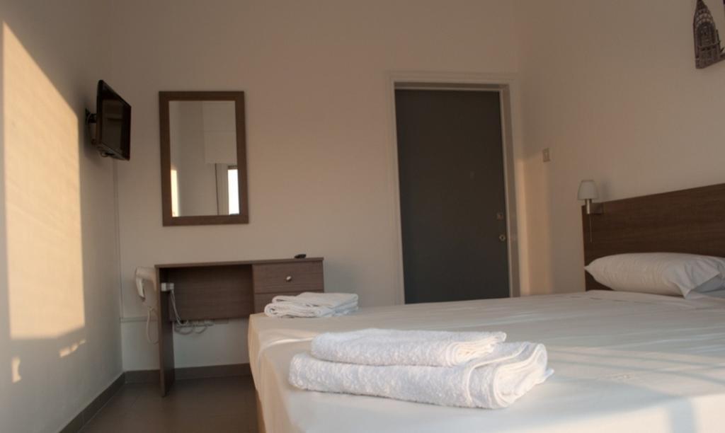 St. George Rent Rooms Larnaca Buitenkant foto