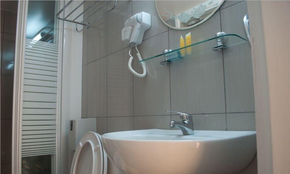 St. George Rent Rooms Larnaca Buitenkant foto