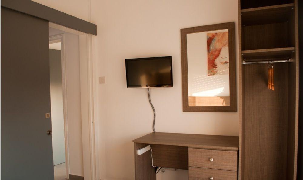 St. George Rent Rooms Larnaca Buitenkant foto