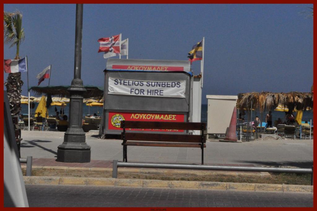 St. George Rent Rooms Larnaca Buitenkant foto